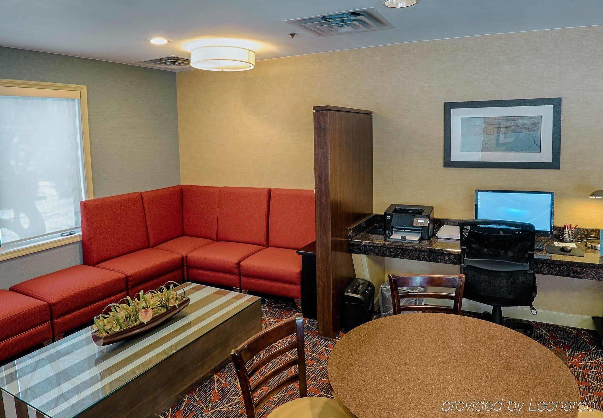 Albany Airport Inn And Suites แลแธม ภายนอก รูปภาพ